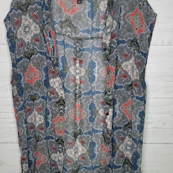 Banana Republic Tunic Top. Size Medium - Picture 2 of 7